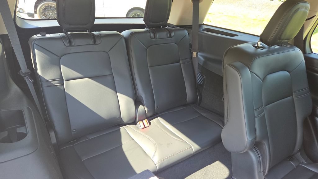 Used 2023 Lincoln Aviator AWD w/ Premium Package image 15