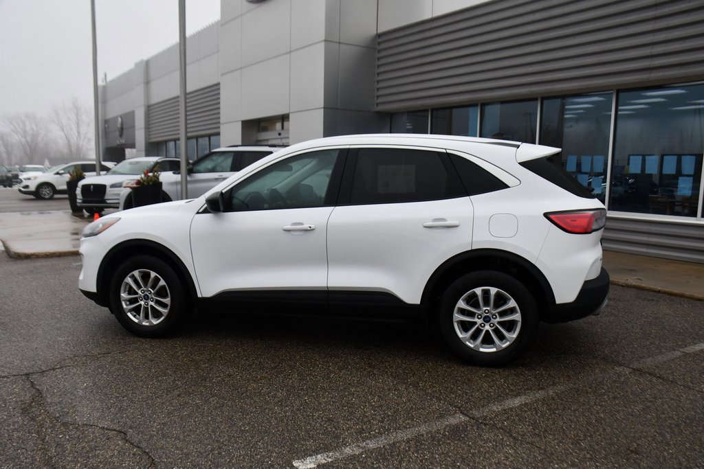 Used 2022 Ford Escape SE w/ Cold Weather Package image 3