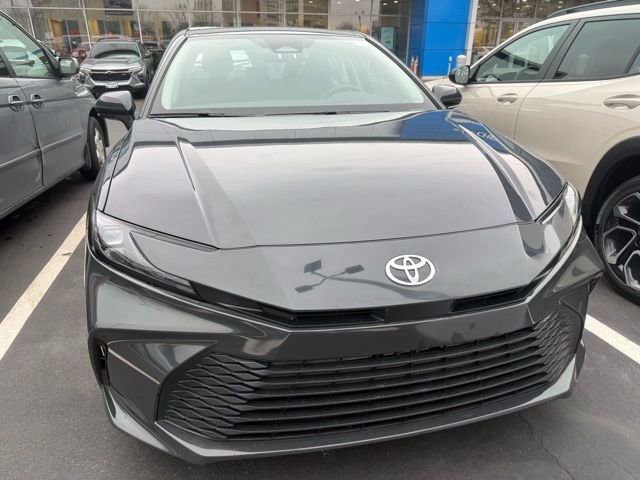 Used 2025 Toyota Camry LE image 1