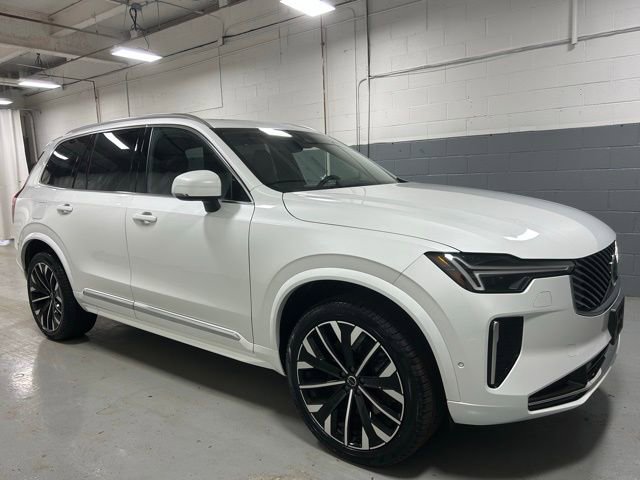 Used 2025 Volvo XC90 T8 Ultra w/ Protection Package Premier image 4