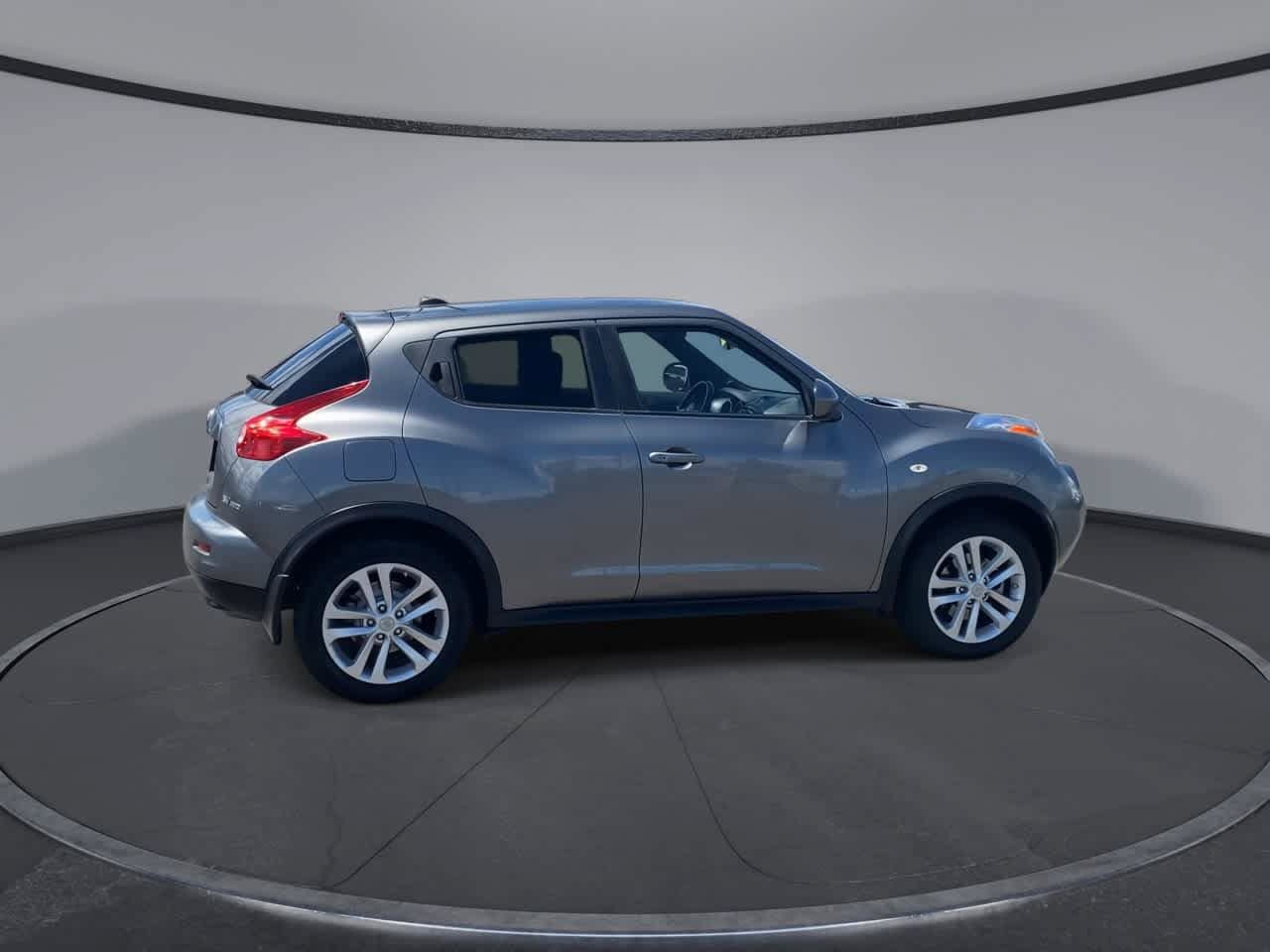 Used 2011 Nissan Juke SV AWD/4WD image 2