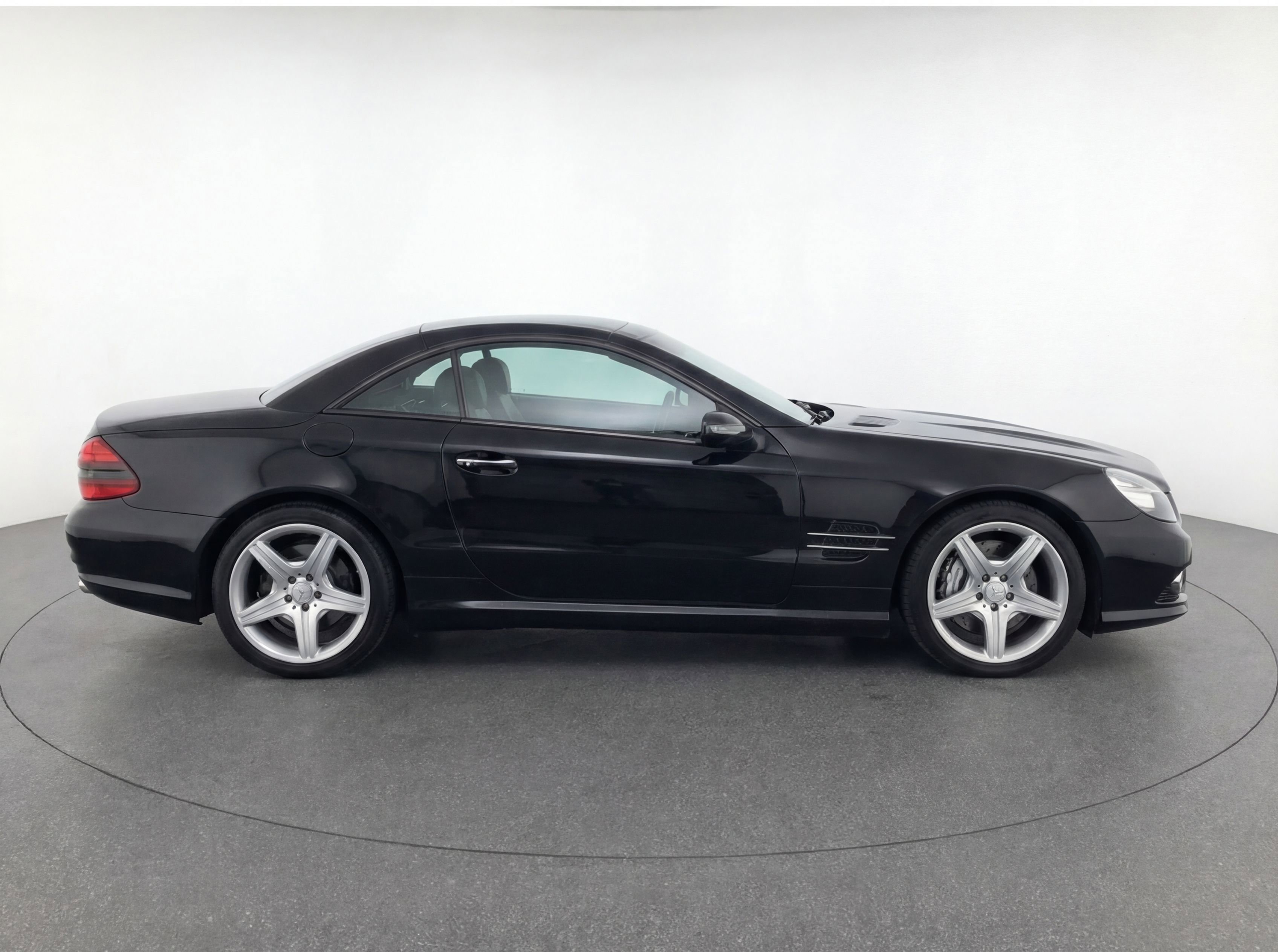 Used 2012 Mercedes-Benz SL 550 image 8