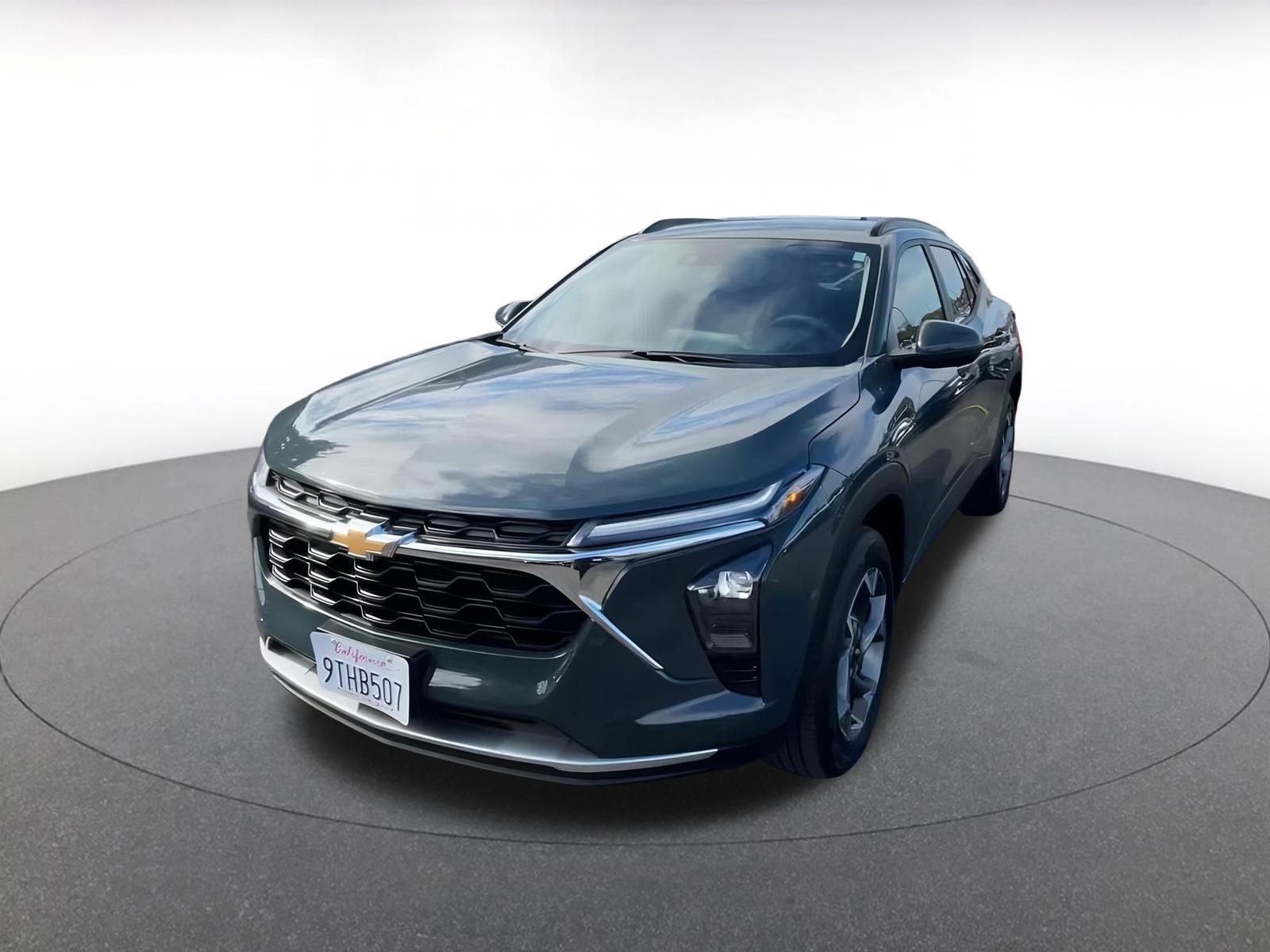 Used 2025 Chevrolet Trax LT image 7