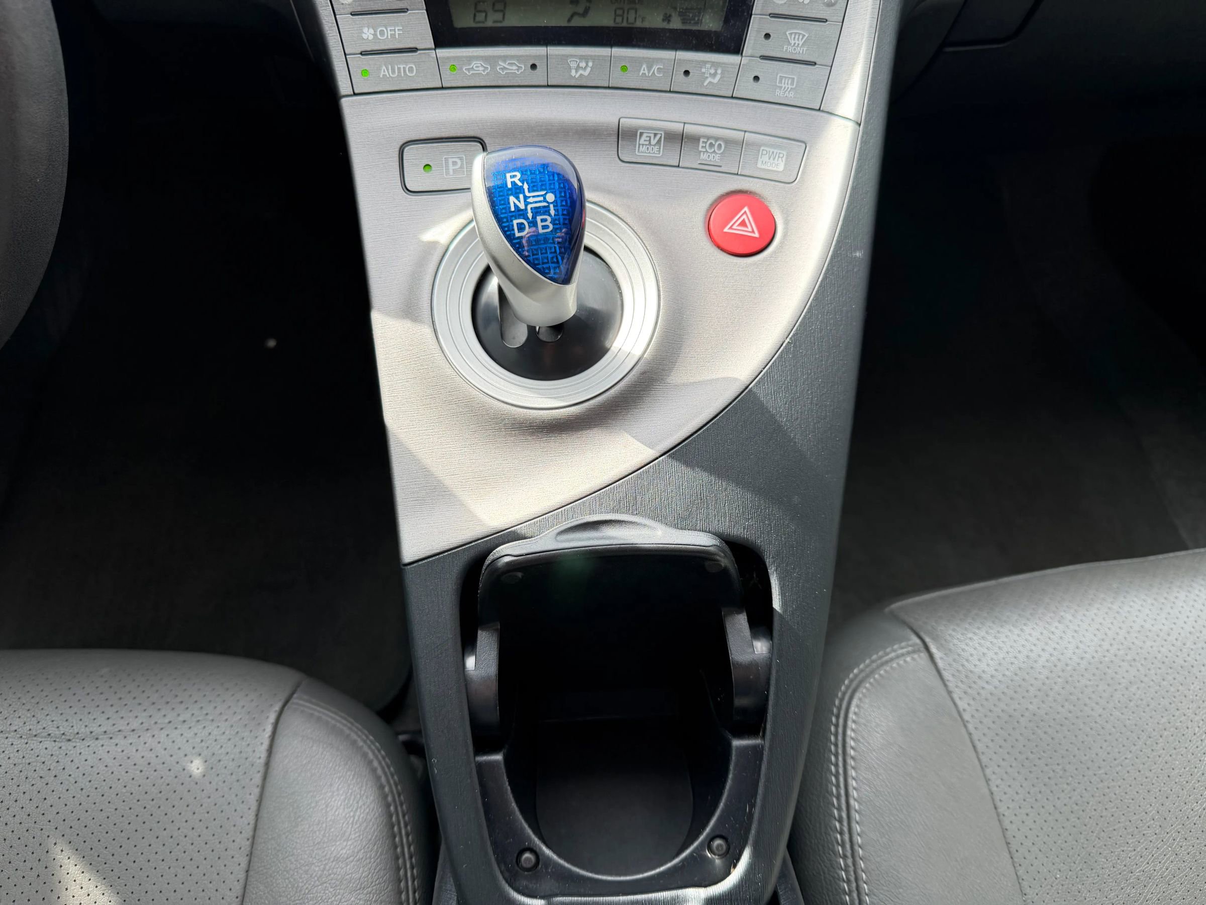 Used 2014 Toyota Prius Two image 27