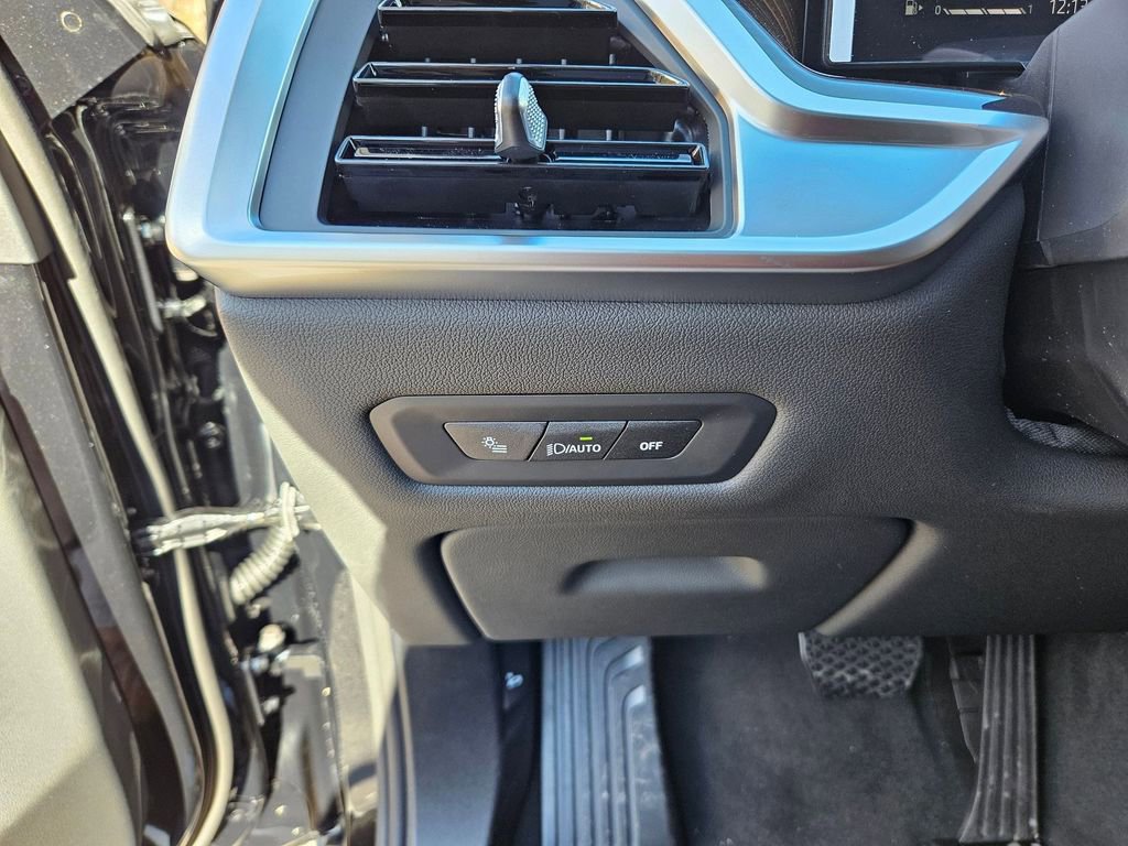 New 2026 BMW X5 xDrive40i w/ Premium Package image 17