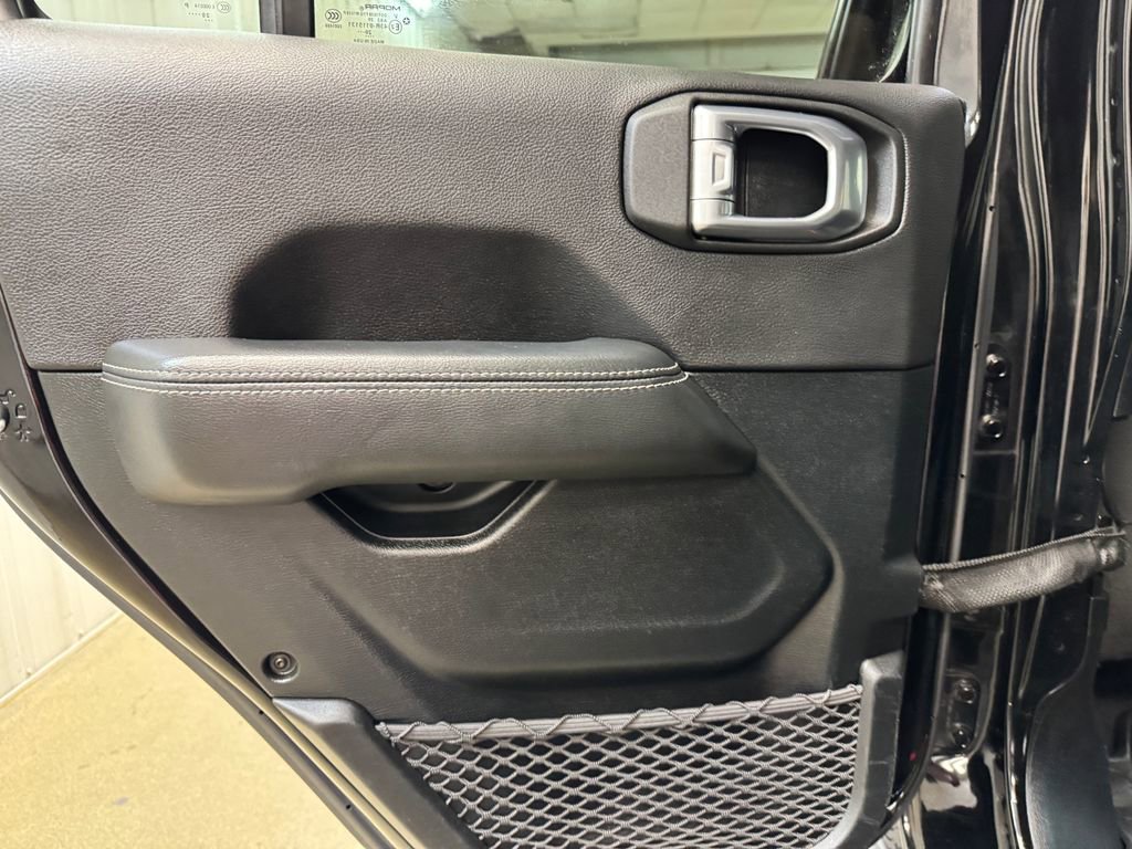 Used 2021 Jeep Wrangler Unlimited Sahara image 15