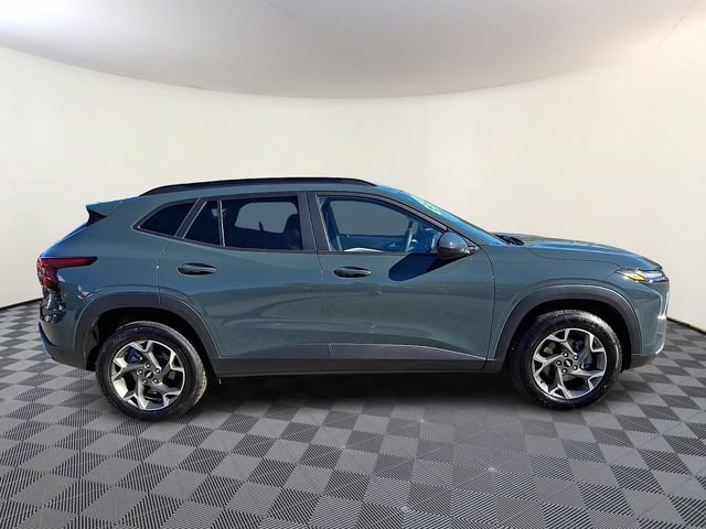 Certified 2025 Chevrolet Trax LT FWD image 7