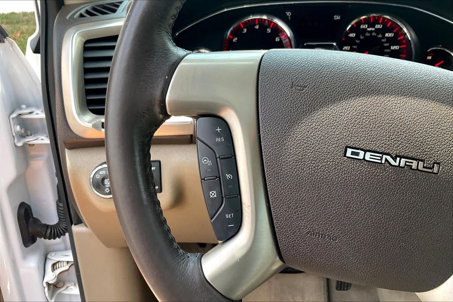 Used 2016 GMC Acadia Denali AWD/4WD image 26