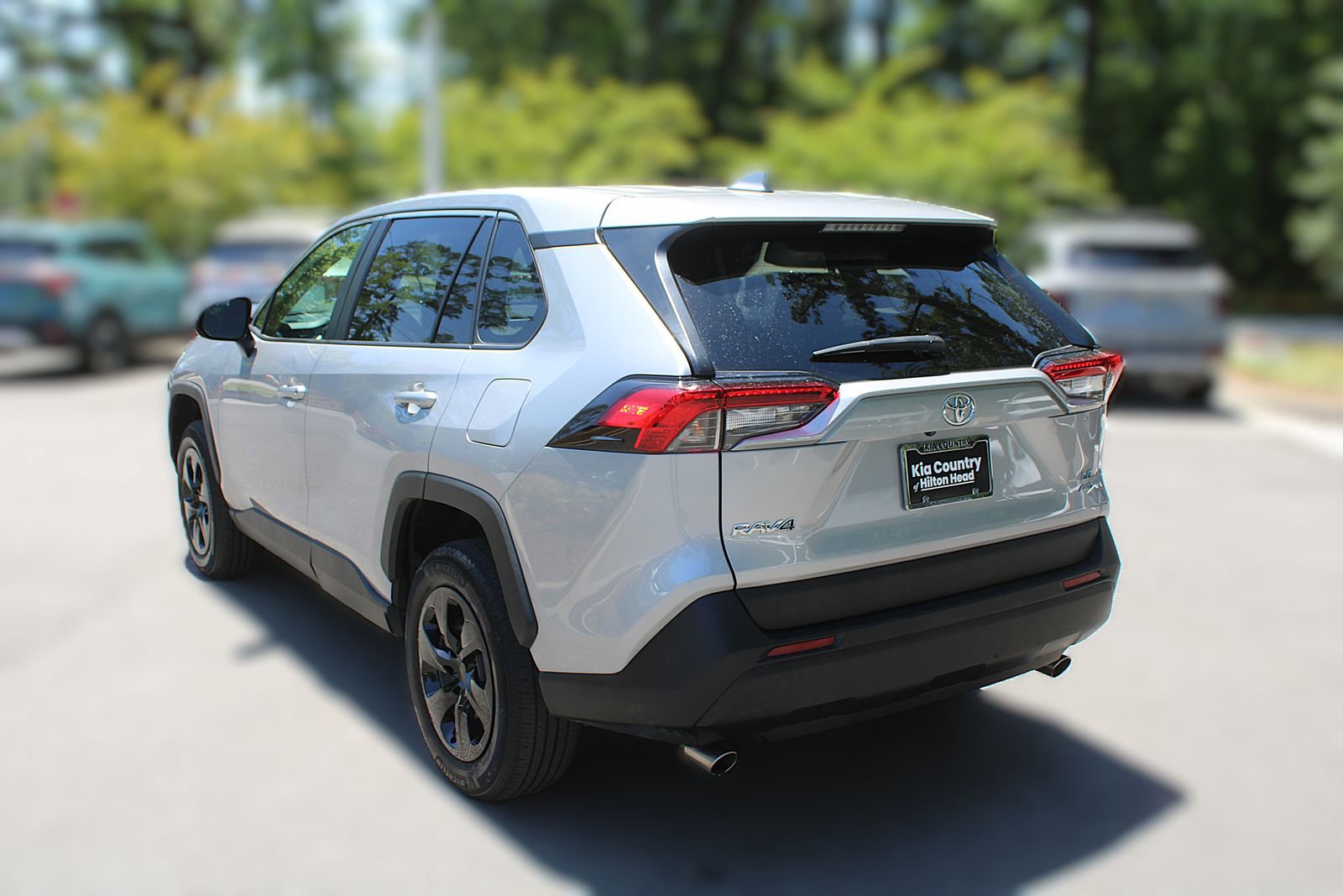 Used 2024 Toyota RAV4 LE AWD/4WD image 7