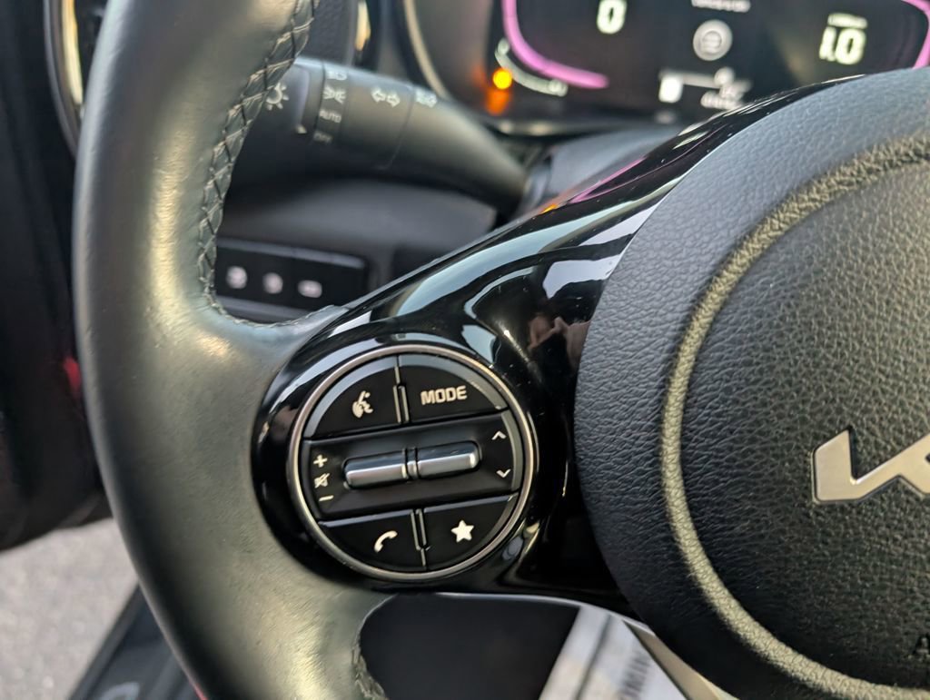 Used 2023 Kia Soul EX image 17