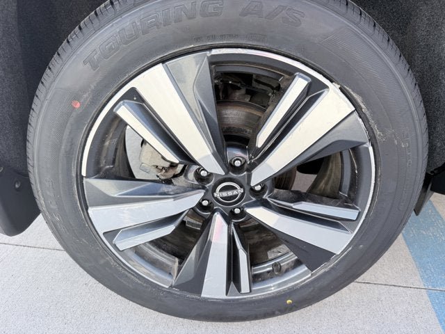 Certified 2023 Nissan Rogue Platinum w/ Platinum Premium Package AWD/4WD image 27