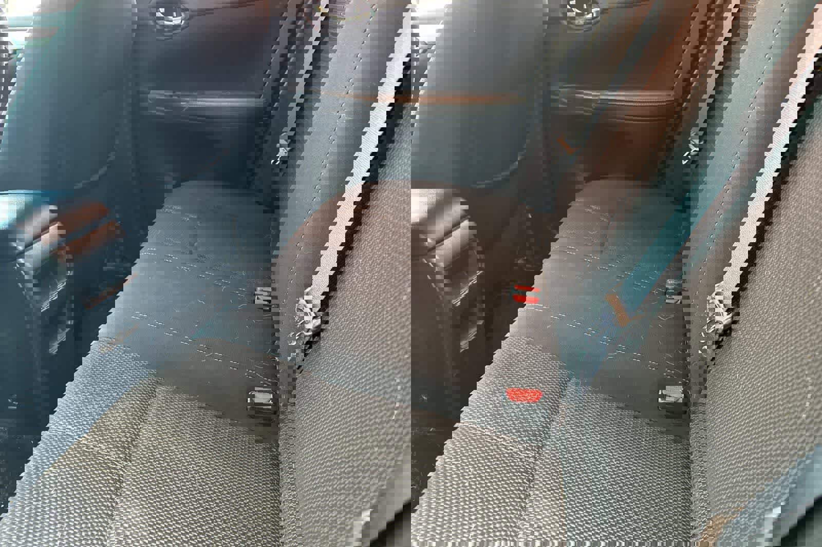 Used 2016 Nissan Sentra S image 5