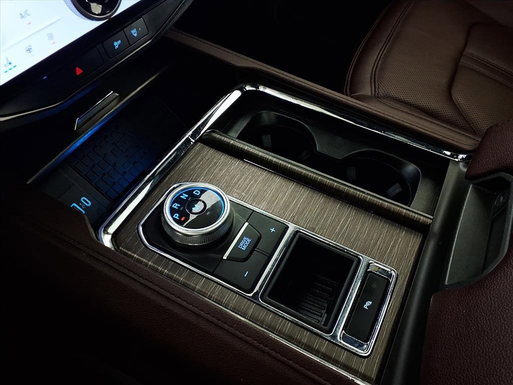 Used 2023 Ford Expedition Limited image 21