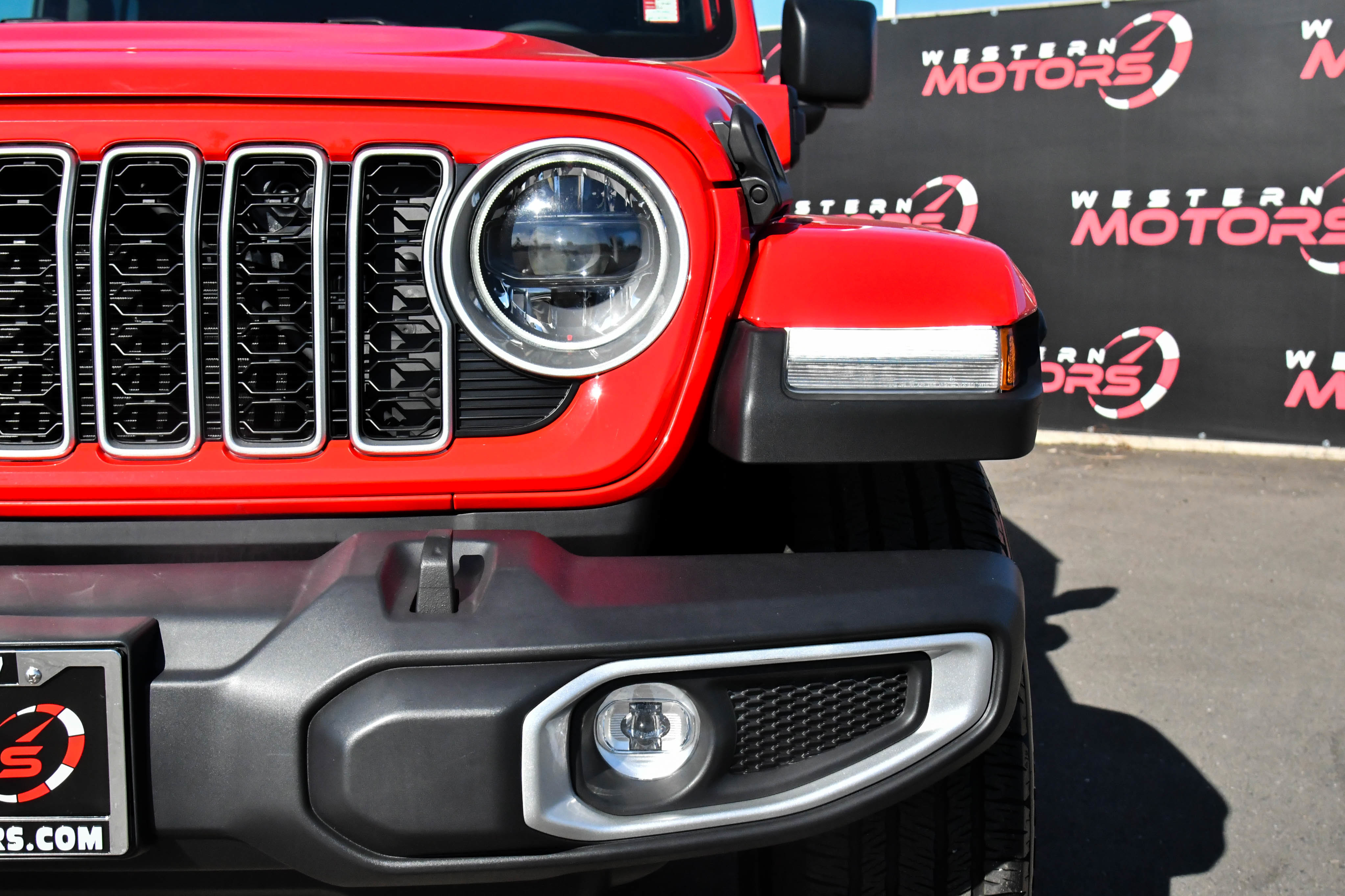 Used 2025 Jeep Wrangler Sahara image 11