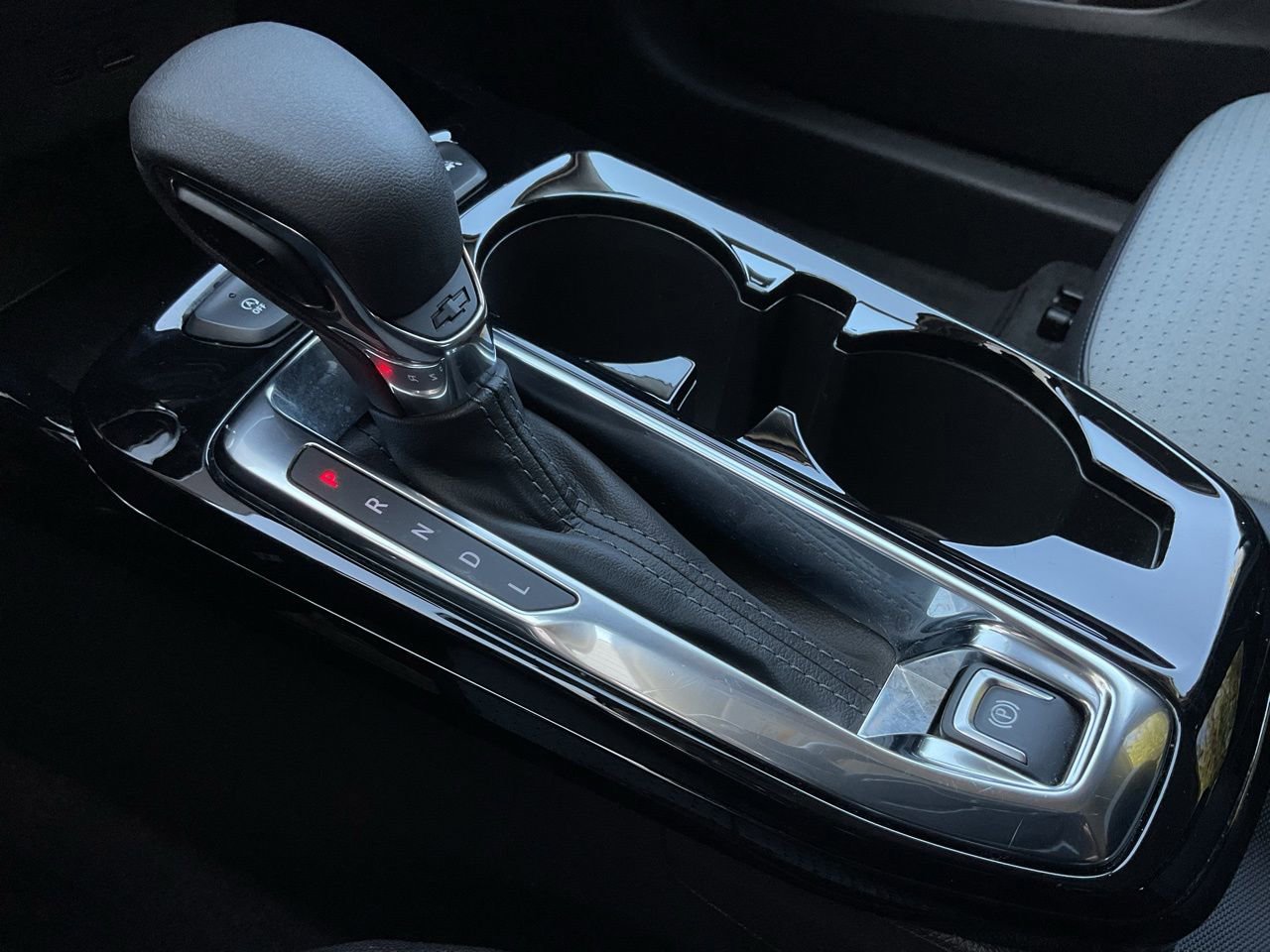 Used 2025 Chevrolet Trax LT w/ LT Convenience Package image 34