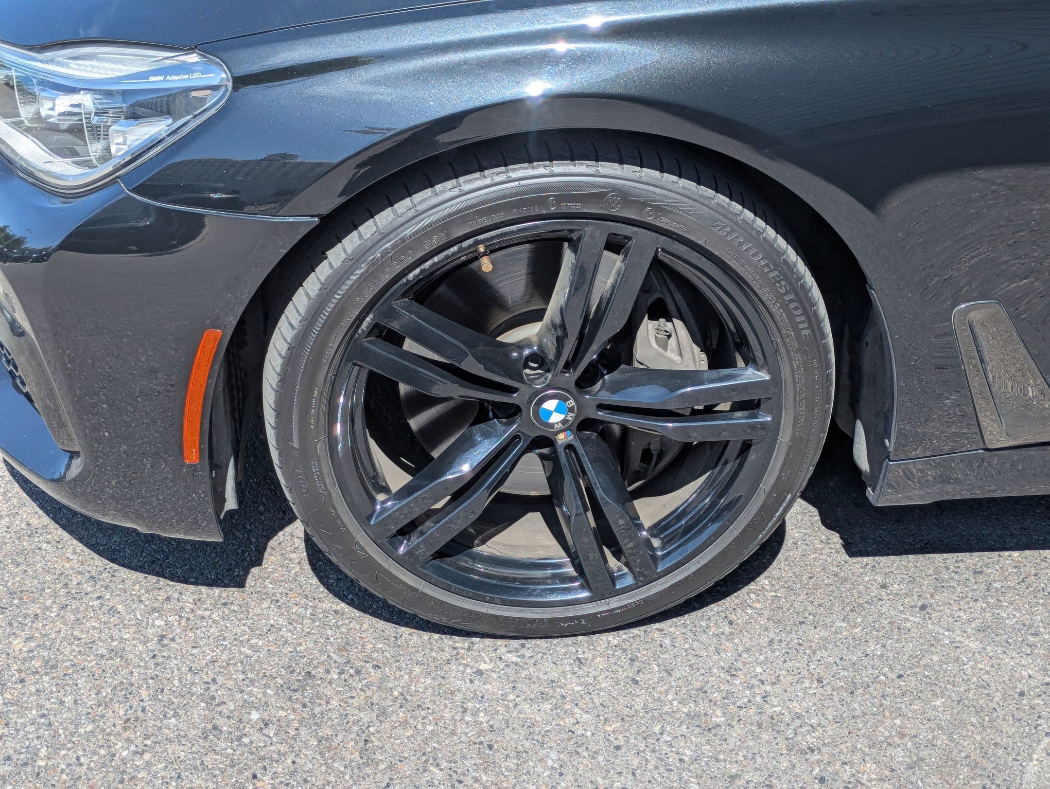 Used 2019 BMW 750i w/ M Sport Package RWD image 11