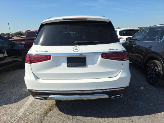 Used 2022 Mercedes-Benz GLS 450 4MATIC image 4