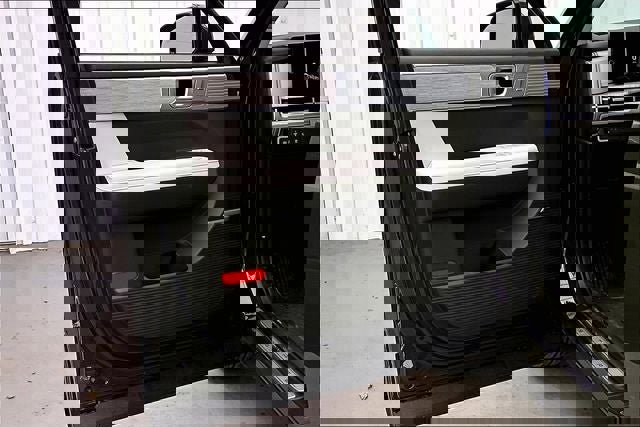 Used 2025 Hyundai Santa Fe Calligraphy image 10