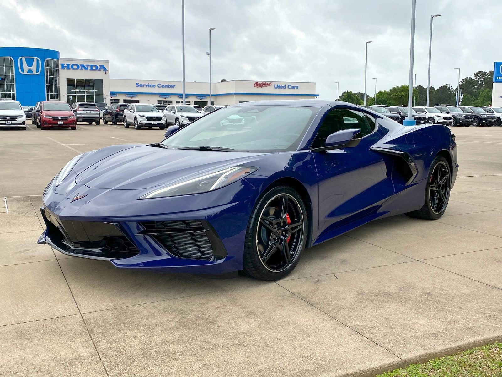 Used 2025 Chevrolet Corvette Stingray Coupe w/ 1LT image 3