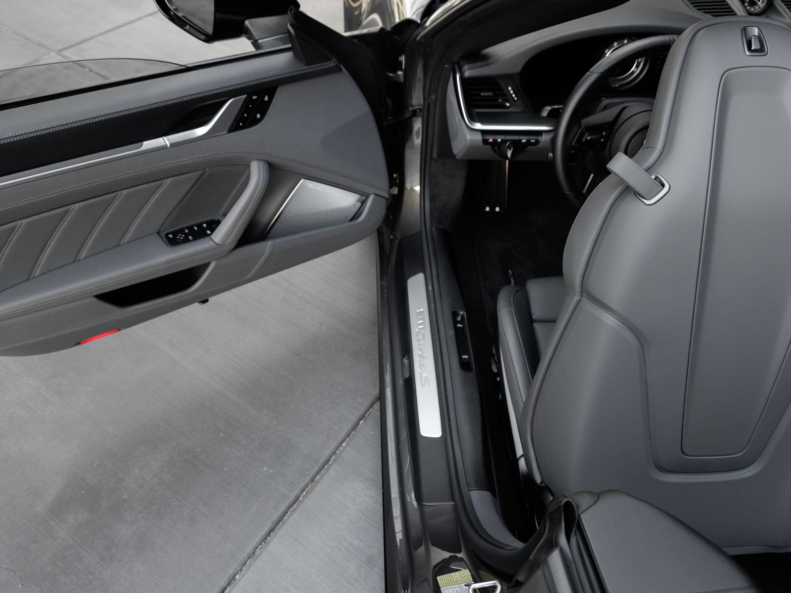 Certified 2024 Porsche 911 Turbo S AWD/4WD image 27