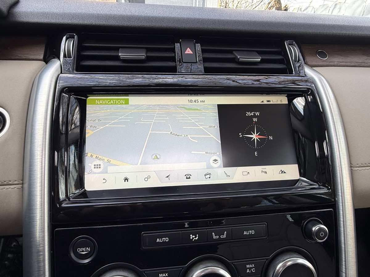 Used 2018 Land Rover Discovery HSE image 24