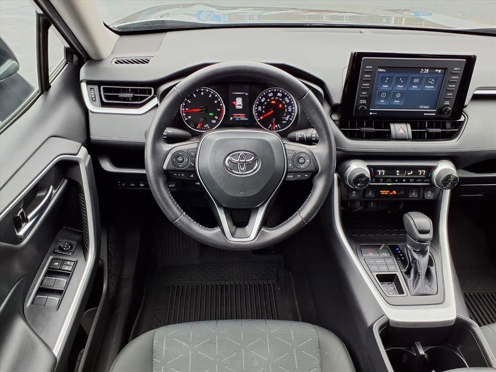 Used 2022 Toyota RAV4 XLE w/ Convenience Package image 13