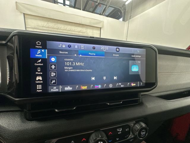 Used 2024 Jeep Wrangler Willys AWD/4WD image 13