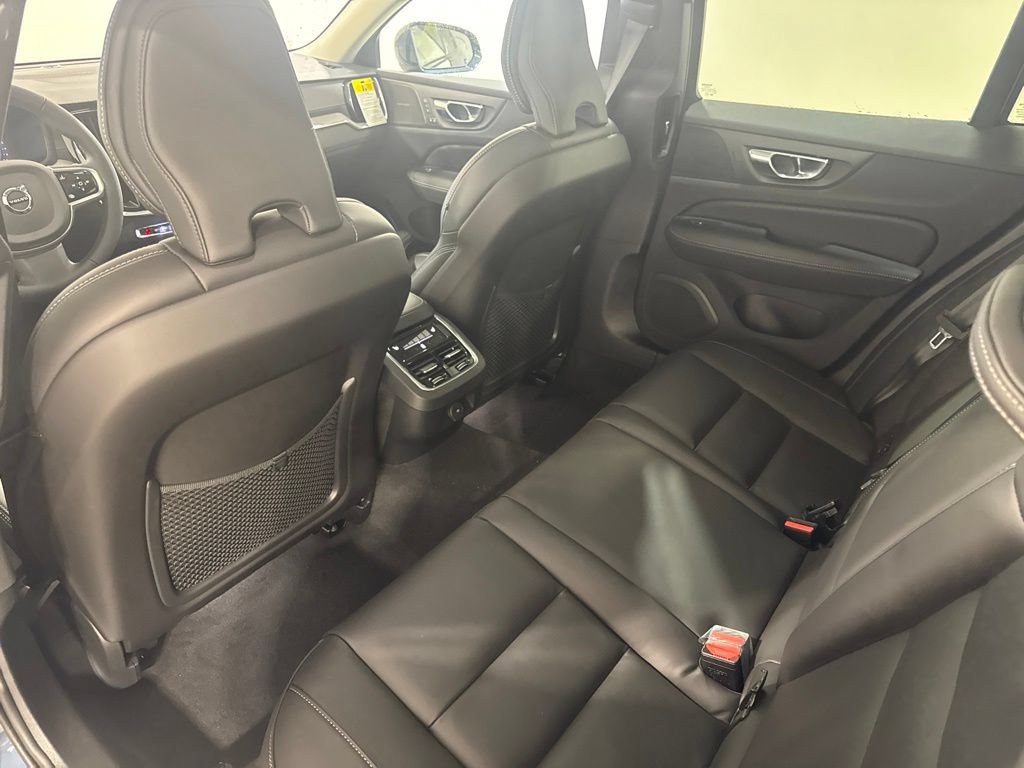 New 2026 Volvo V60 B5 Cross Country Ultra w/ Climate Package AWD/4WD image 21