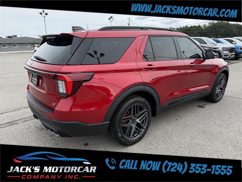 Used 2025 Ford Explorer ST AWD/4WD image 4