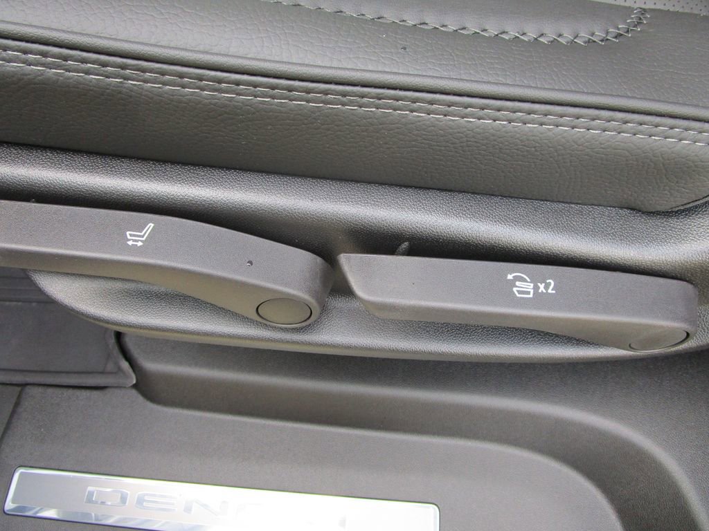 New 2026 GMC Yukon XL Denali w/ Sun & Power Step Package image 22