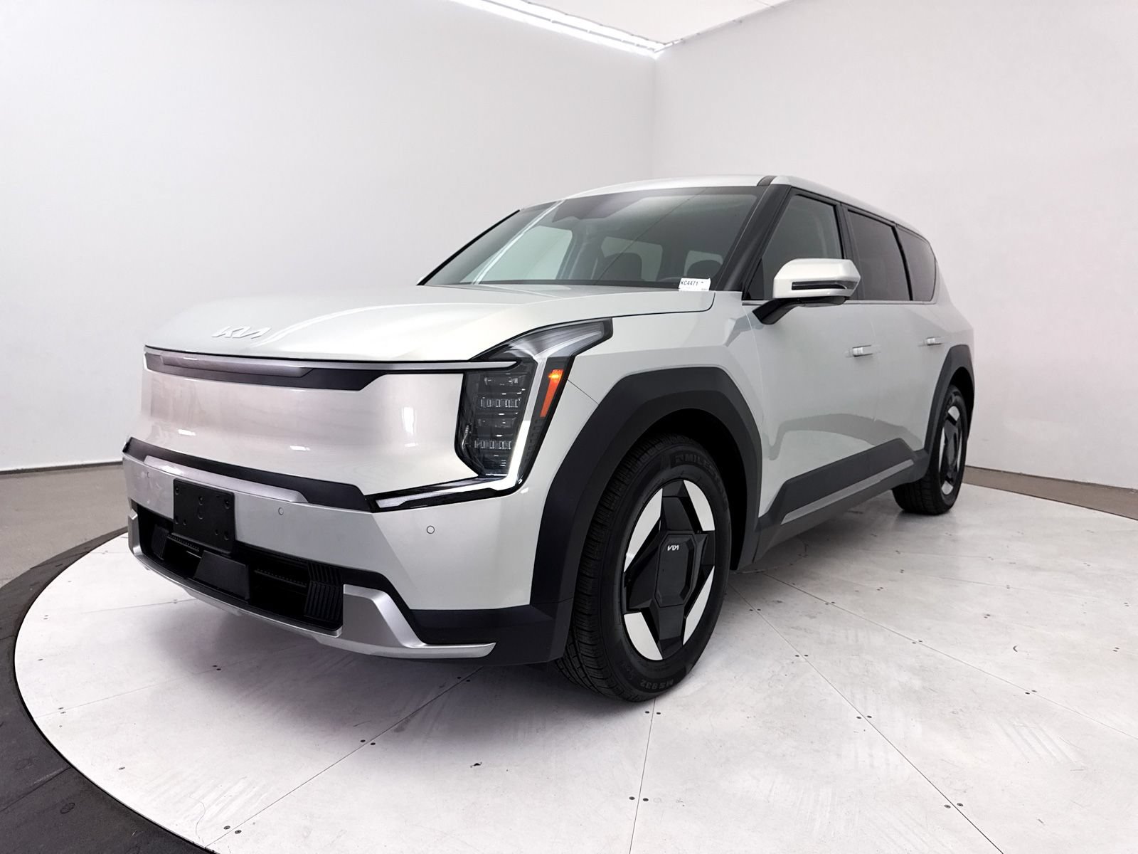 Certified 2024 Kia EV9 Light Long Range RWD image 15
