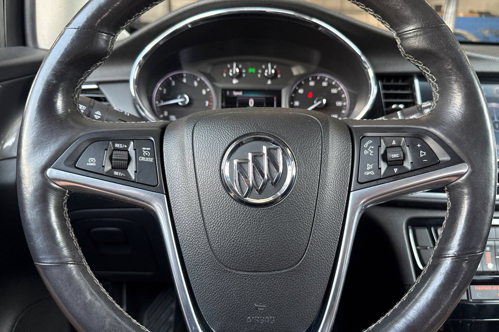 Used 2018 Buick Encore Essence FWD image 33