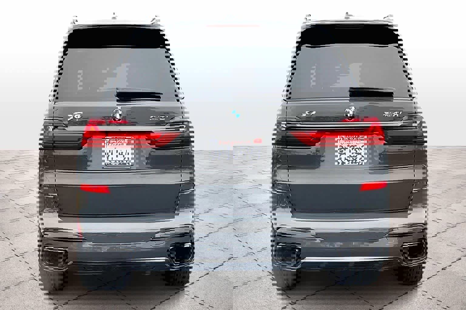 Used 2022 BMW X7 xDrive40i w/ M Sport Package image 7