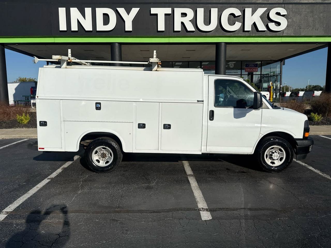 Used 2020 Chevrolet Express 3500 w/ Power Convenience Package RWD image 5