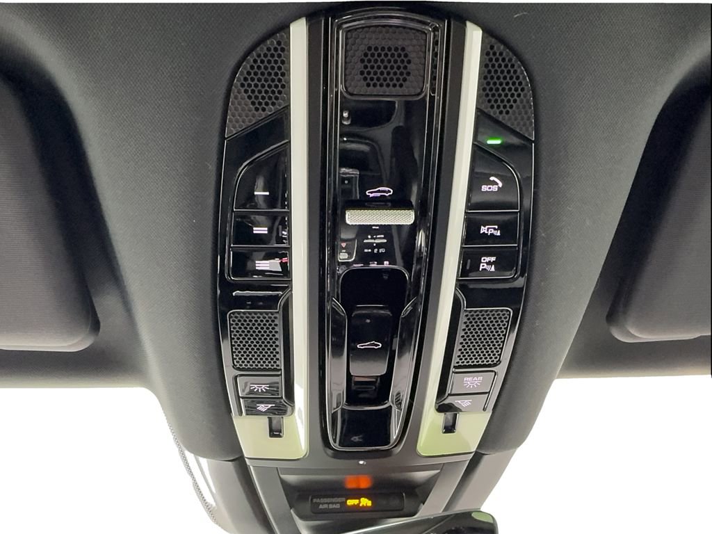 Used 2023 Porsche Cayenne image 42