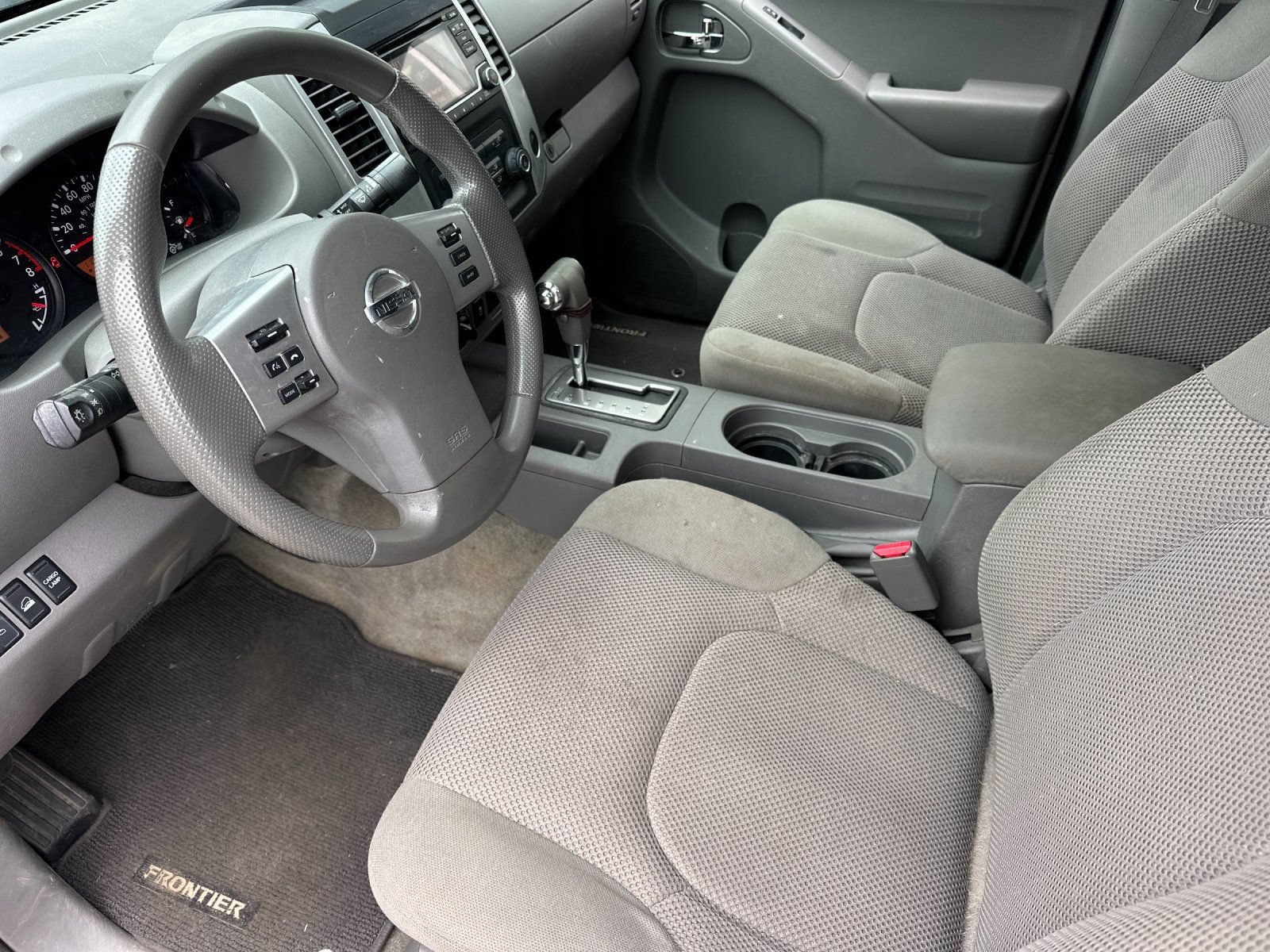 Used 2016 Nissan Frontier SV AWD/4WD image 9