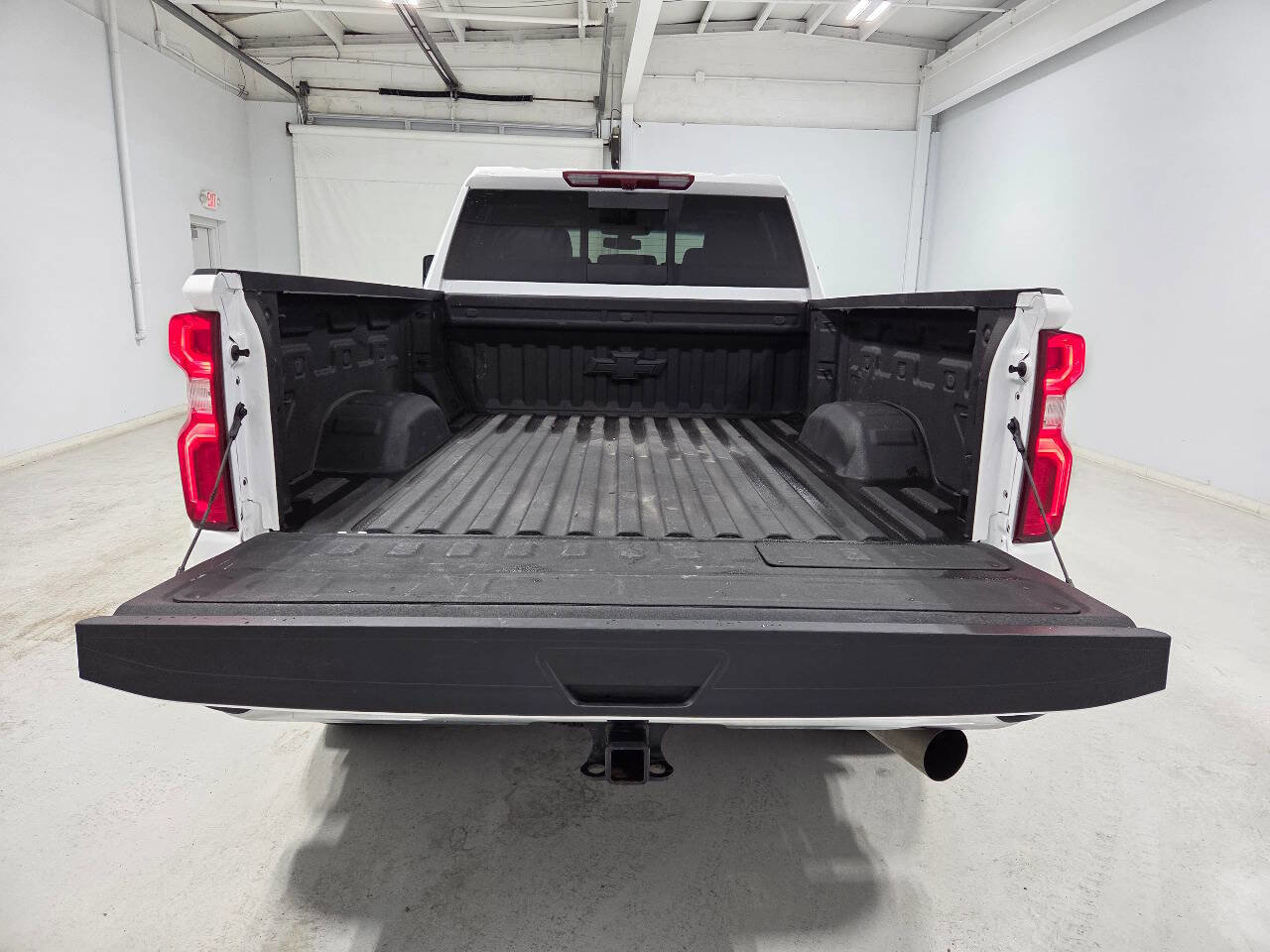 Used 2023 Chevrolet Silverado 2500 LTZ w/ LTZ Plus Package AWD/4WD image 7