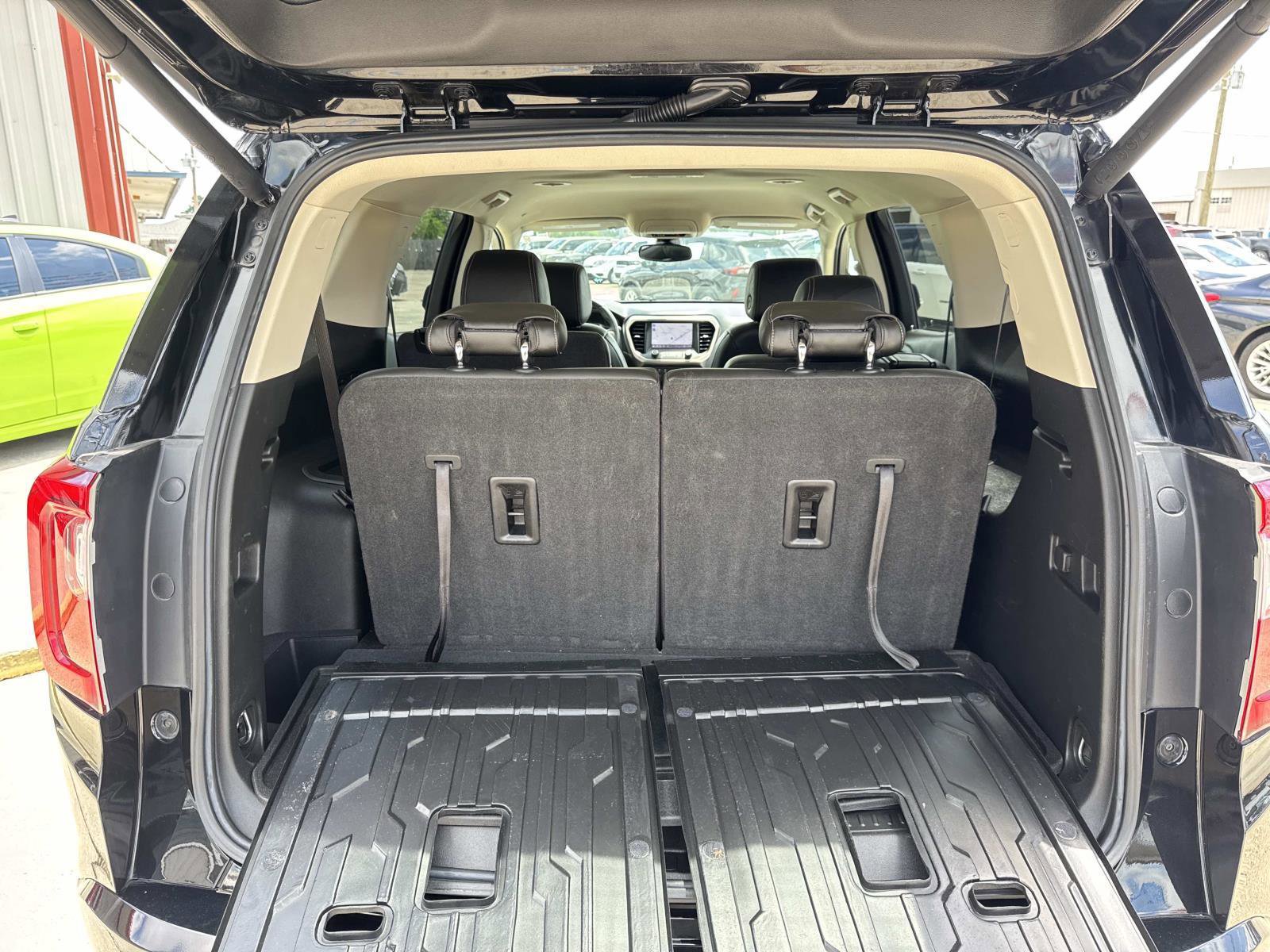Used 2022 GMC Acadia Denali w/ LPO, Floor Liner Package FWD image 8
