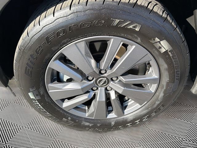 Used 2025 Nissan Pathfinder SV image 30