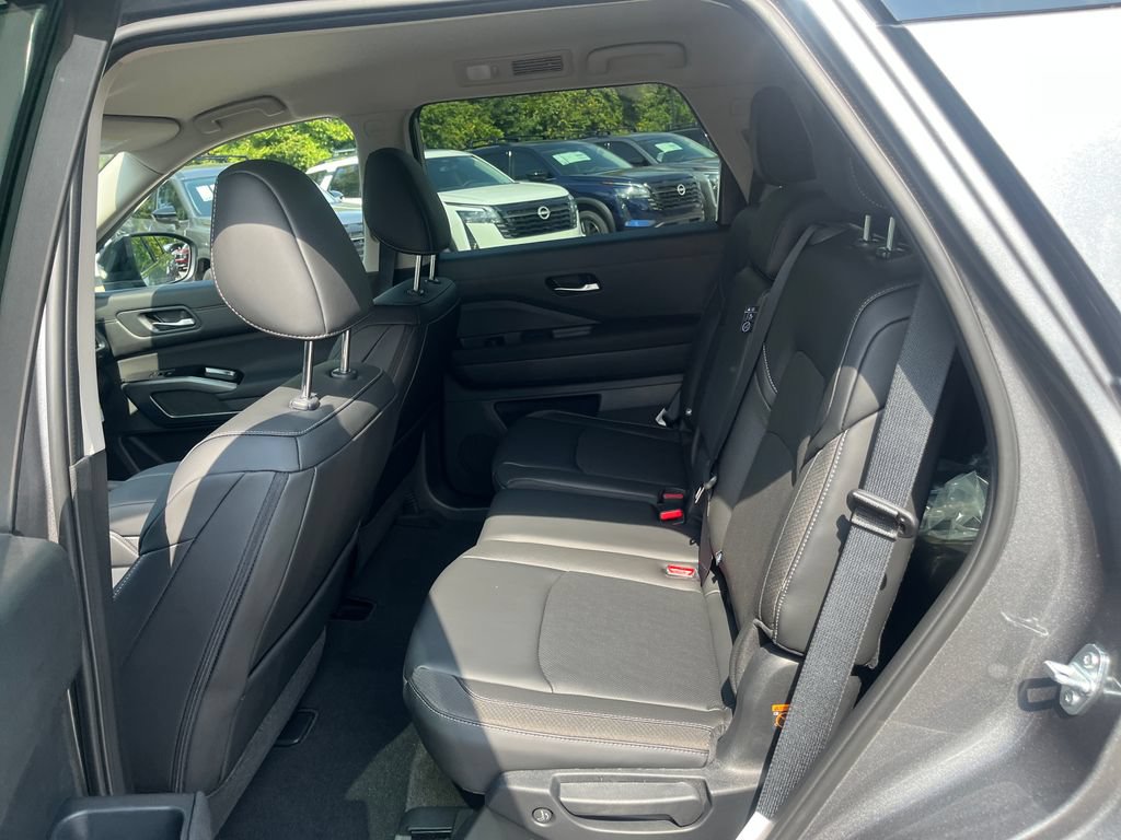 New 2026 Nissan Pathfinder SL FWD image 26