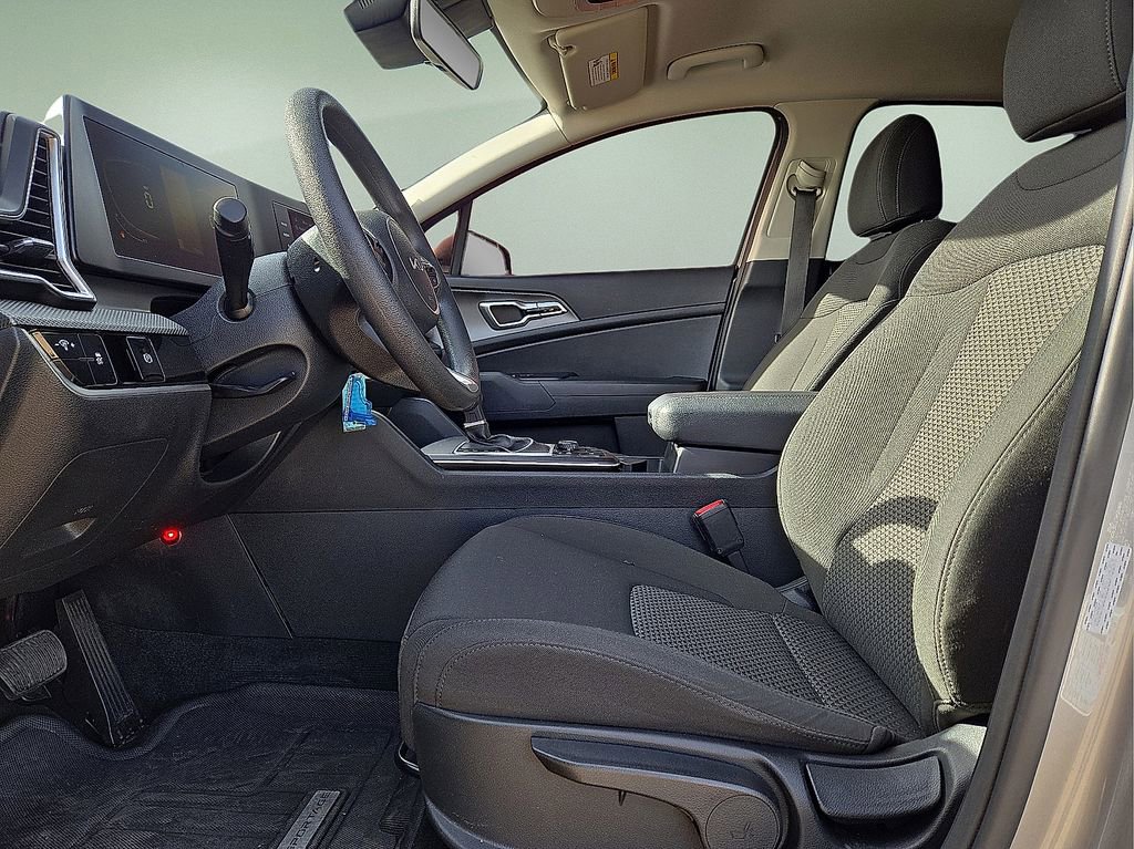 Used 2024 Kia Sportage LX image 21