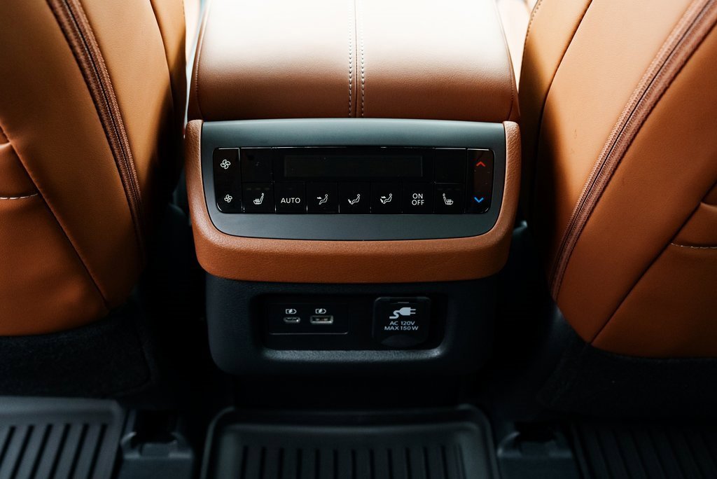 New 2025 Nissan Pathfinder Platinum image 14