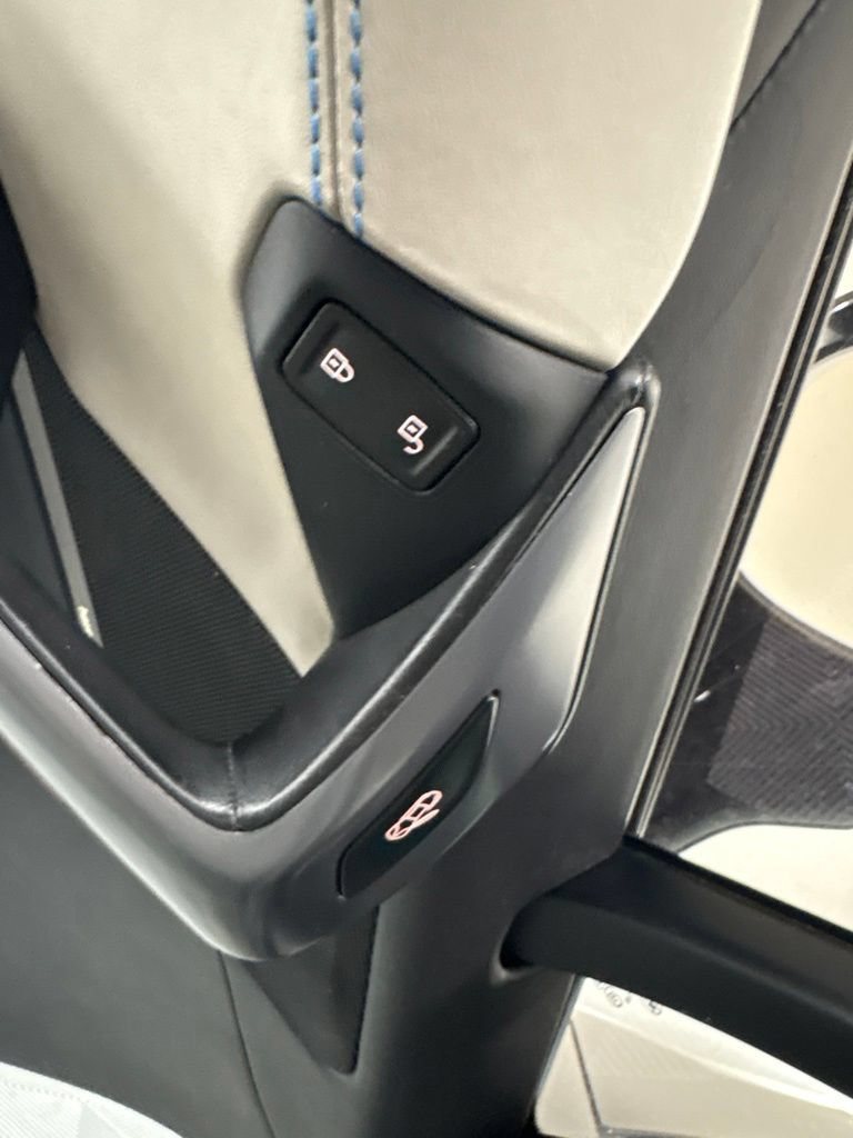 Used 2014 BMW i8 AWD/4WD image 22
