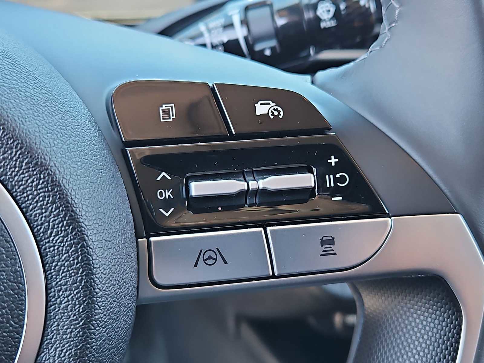 Certified 2024 Hyundai Elantra Limited FWD image 24