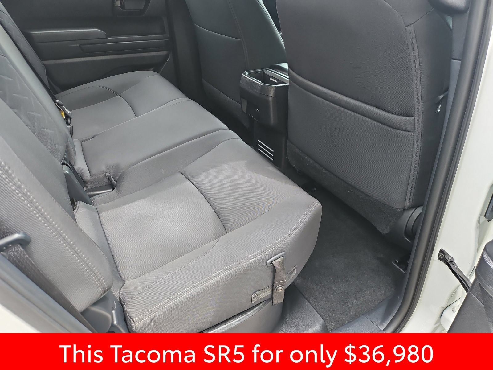 Used 2024 Toyota Tacoma SR5 AWD/4WD image 32