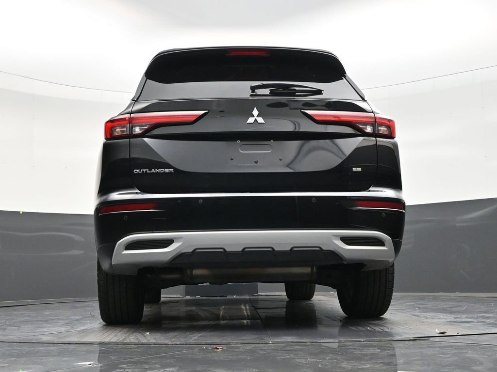 Used 2022 Mitsubishi Outlander SE image 24