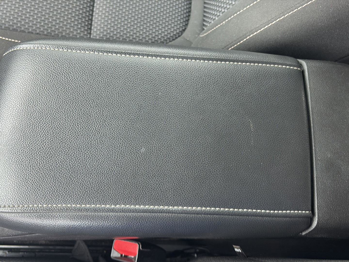 Used 2023 GMC Acadia SLE image 16