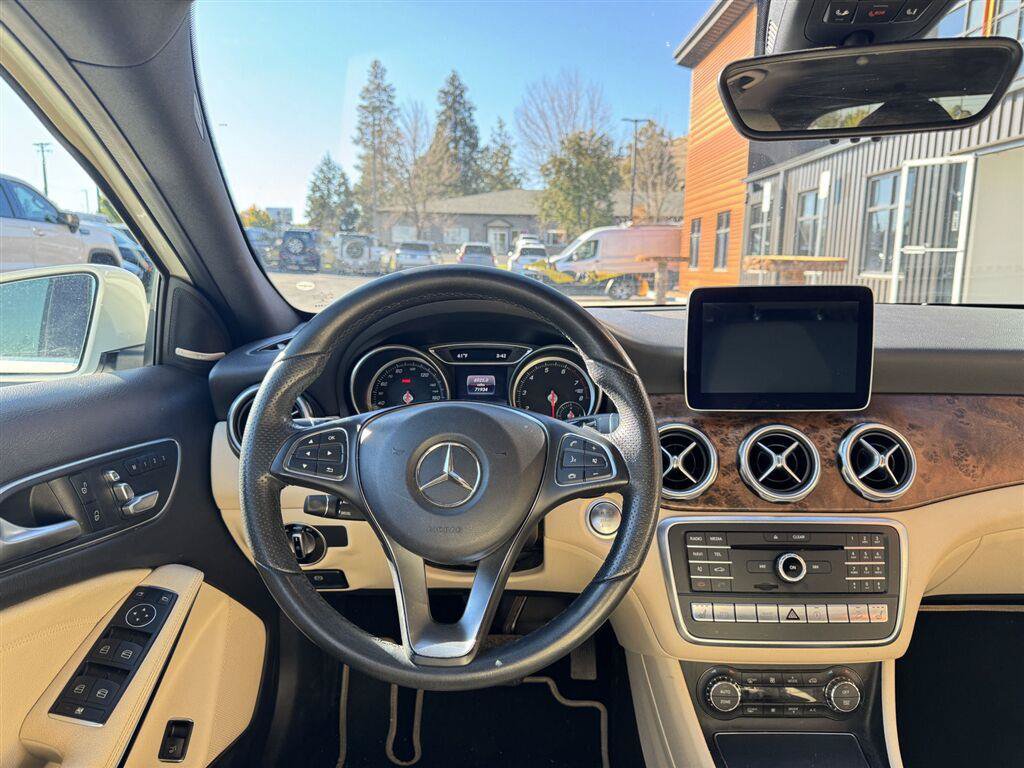 Used 2018 Mercedes-Benz GLA 250 4MATIC image 13