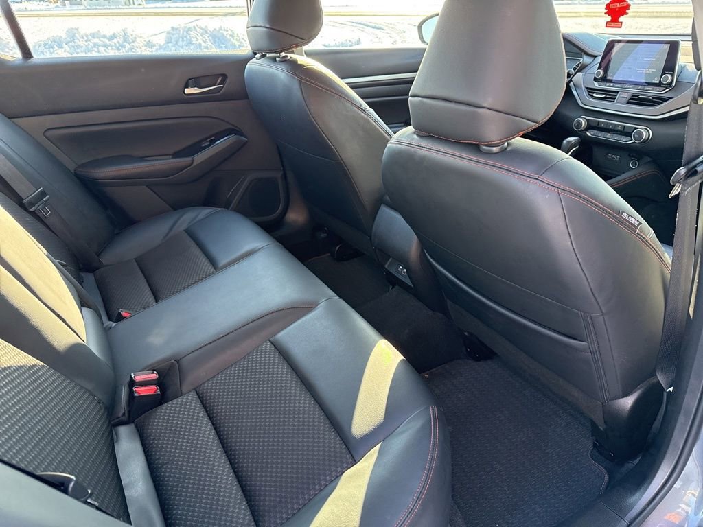 Used 2025 Nissan Altima 2.5 SR image 29