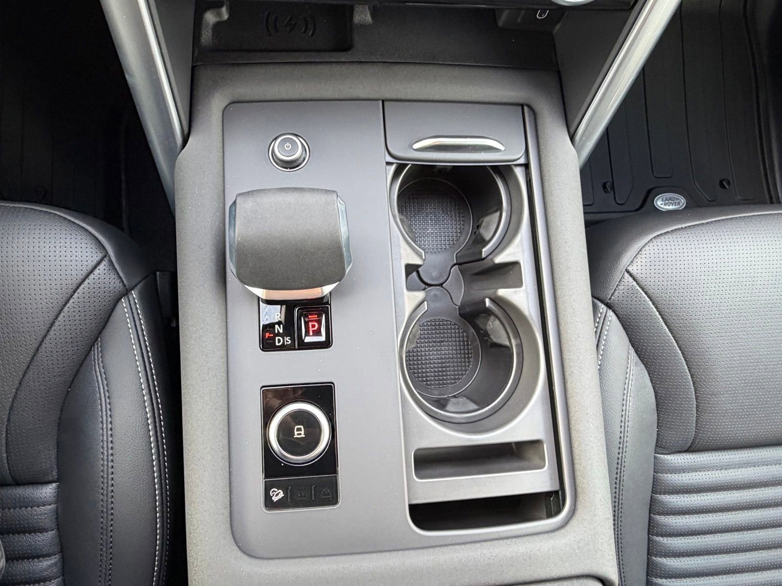 New 2026 Land Rover Discovery Dynamic SE image 20